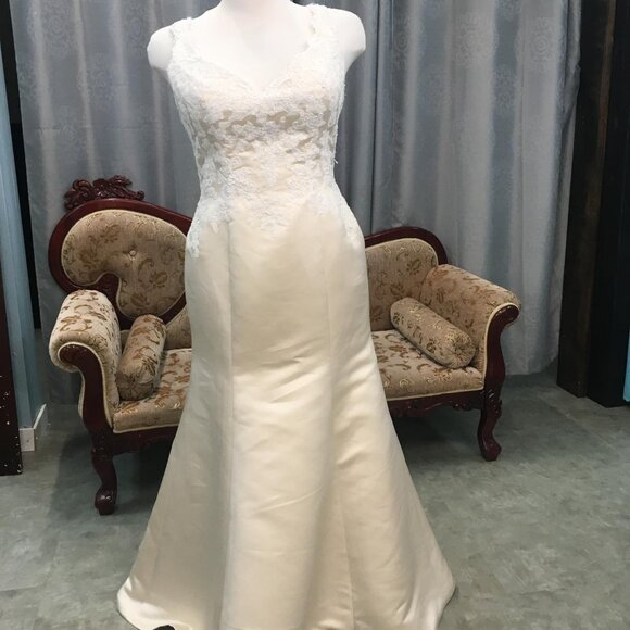 NEW Satin and Lace Wedding Dress, Ivory Mermaid Fit & Flare Sexy, Eyelash straps - Picture 2 of 10